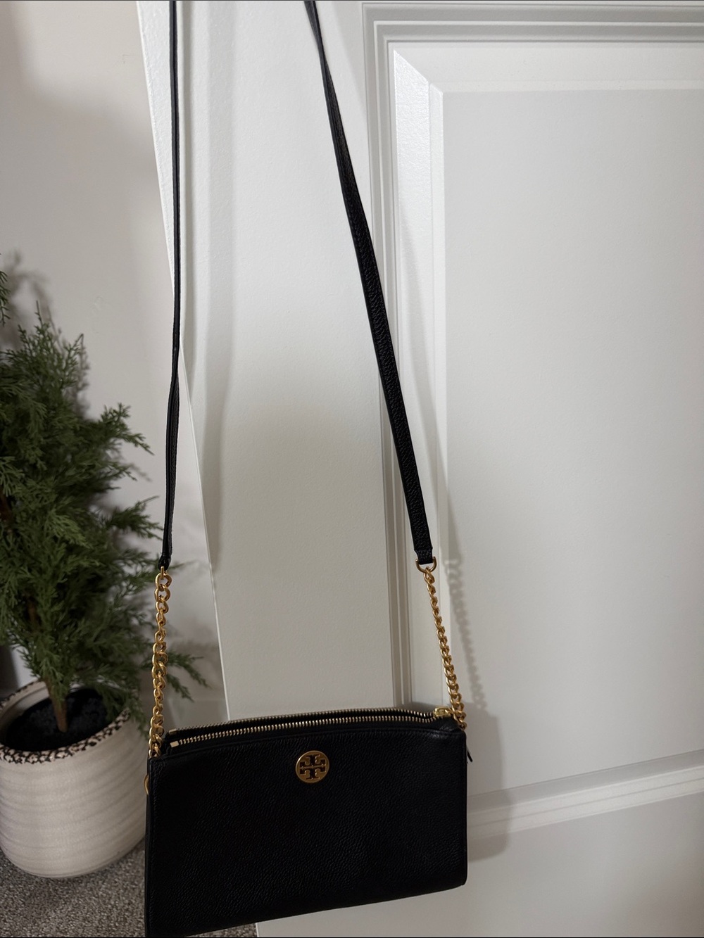 Tory Burch Black Leather Wristlet with Gold Hardware - Picture 3 of 5